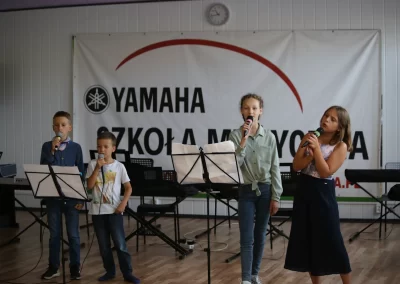 Półkolonie Łódź - uczestnicy śpiewają
